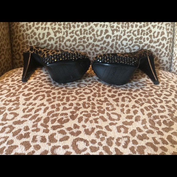 Sam Edelman Leopard Studded Platform Pump - Picture 4 of 4